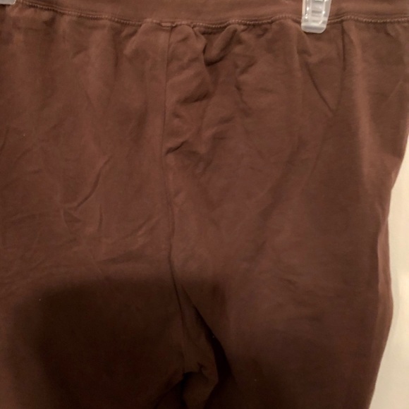 Brown elastic waist shorts. Pockets. Perfect - Picture 2 of 4